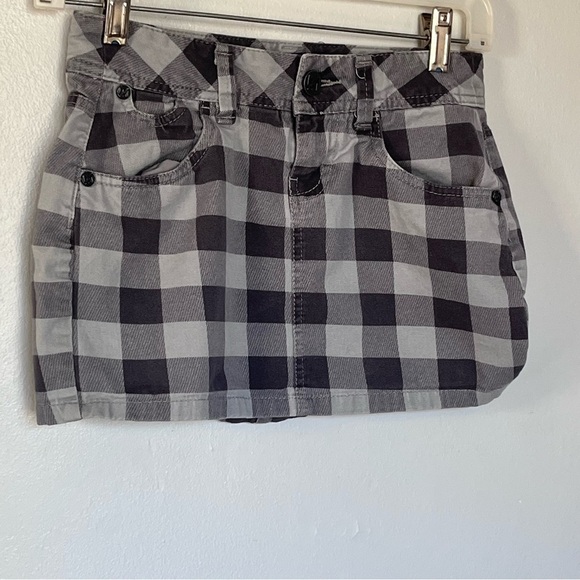 Miley Cyrus & Max Azria Women Buffalo Plaid checkered mini skirt Grey XSmall 1 - Picture 5 of 12